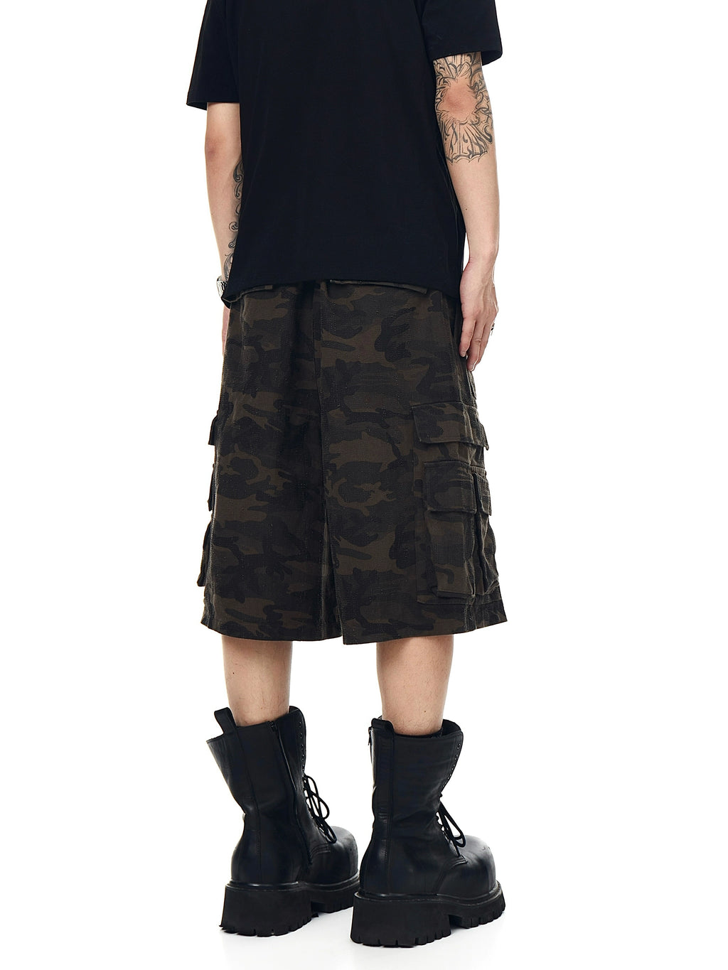BLACKLISTS Multi-pocket Camouflage Tooling Shorts