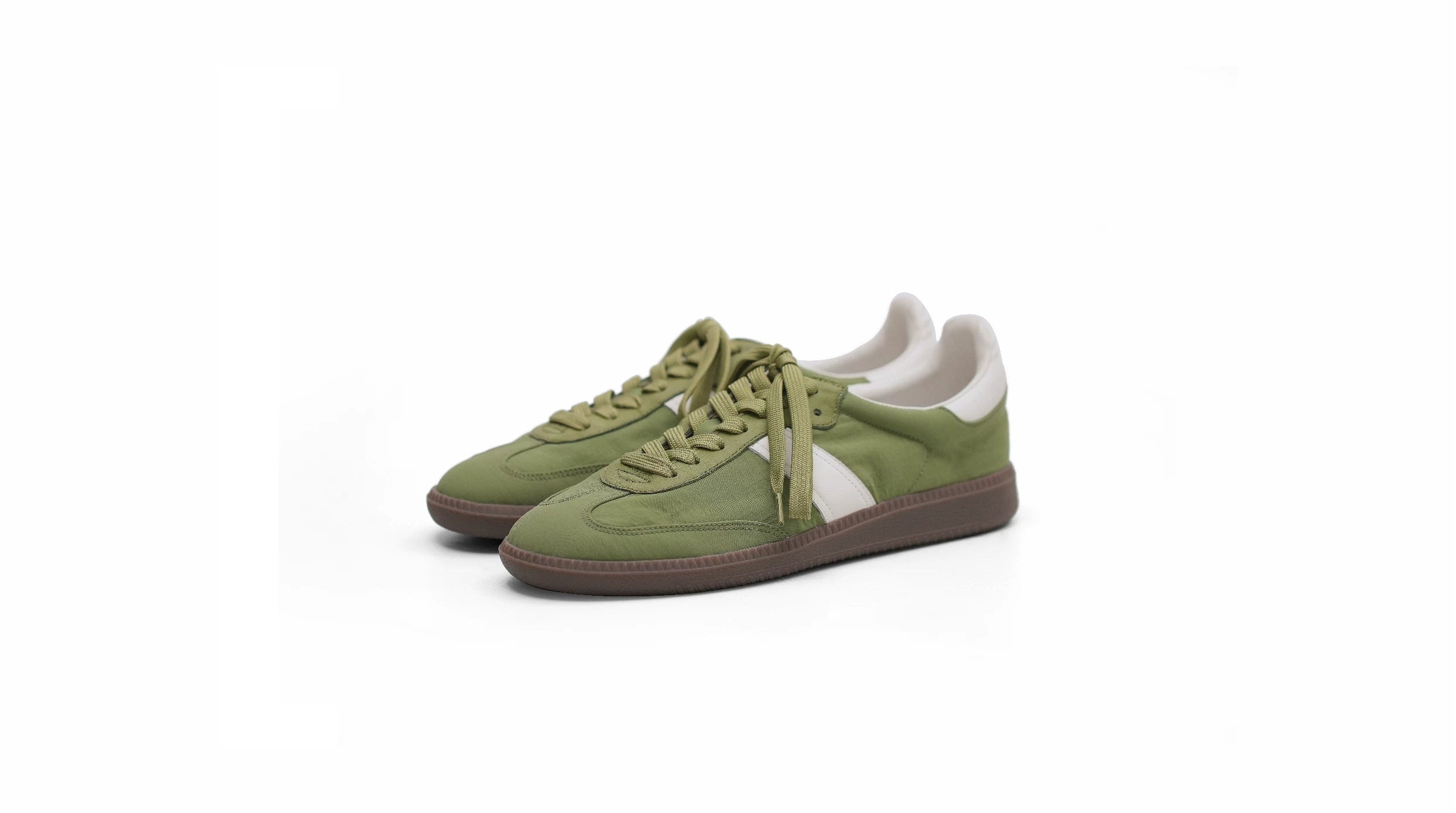 TERRAKOO Versatile Niche Leather Flat-bottomed Casual Training Shoes