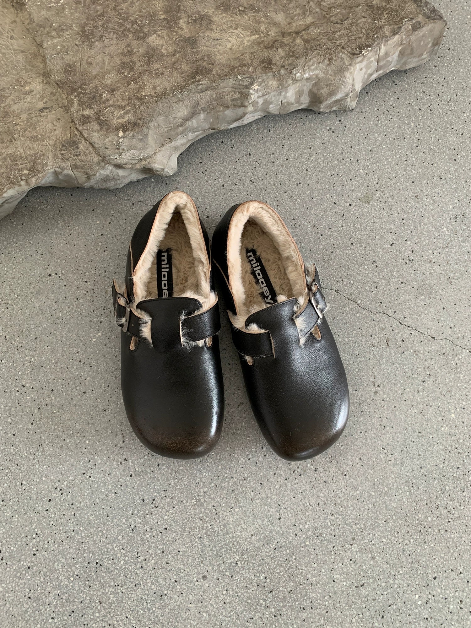 Milooey Vintage Leather Fleece Round Head Shoes