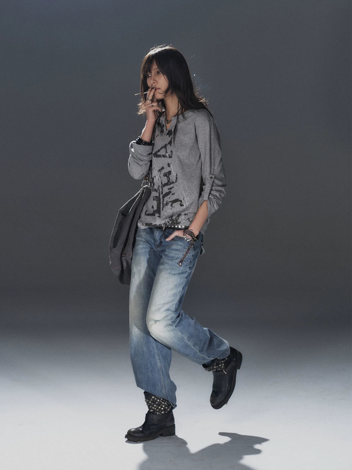 WearAndtear Small V-neck Loose and Light Long Sleeves