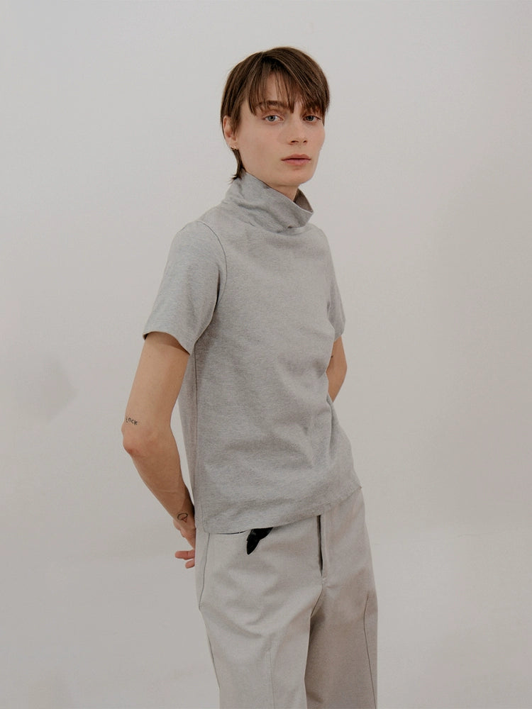 COLN Versatile Solid Color Semi-turtleneck Tee