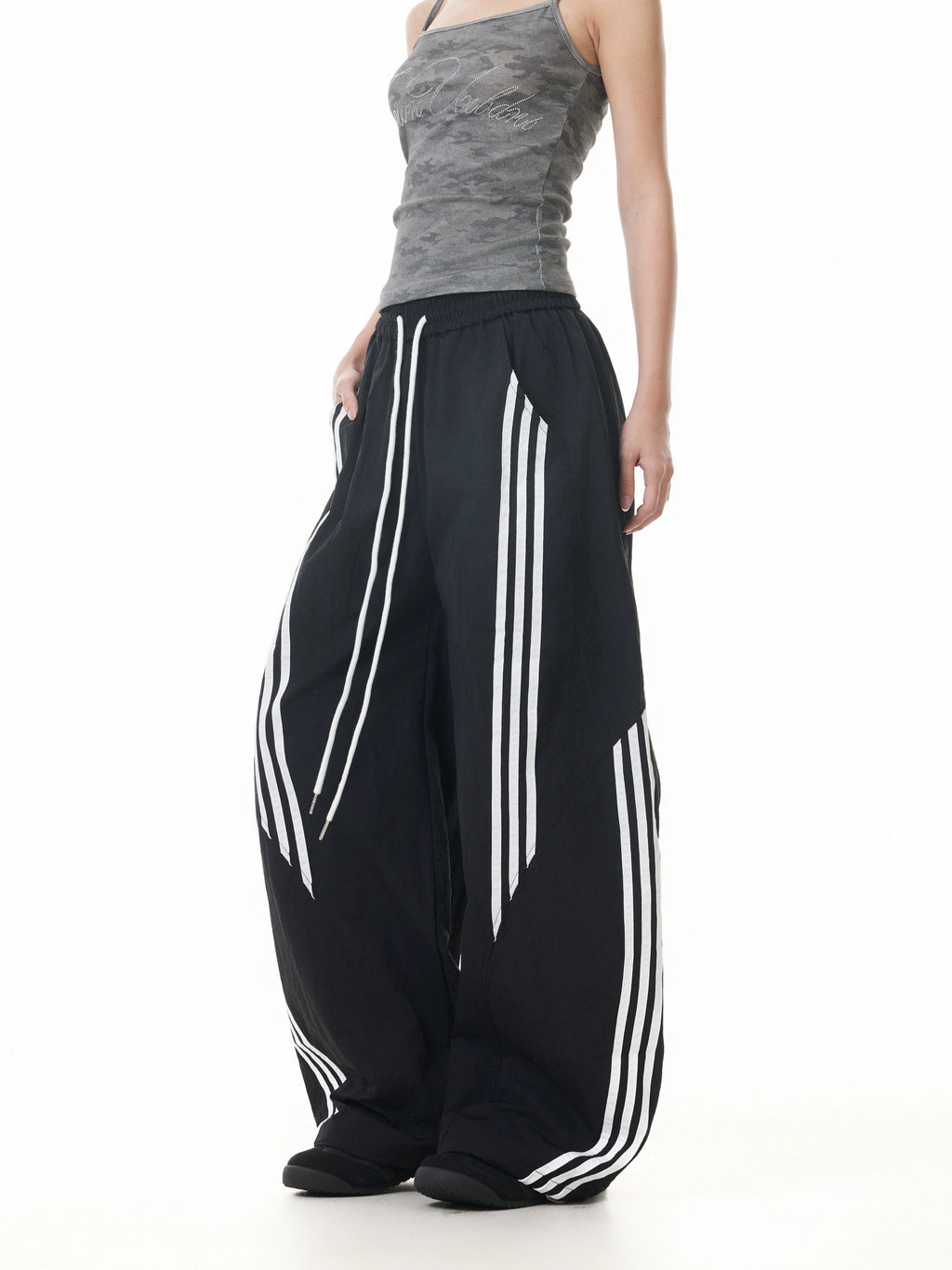 BTSG Retro Three-bar Striped Scimitar Sweatpants