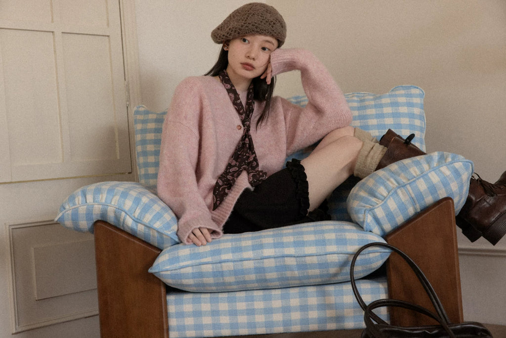 Cantonstory Lazy Style Slim and Thin Knitted Sweater