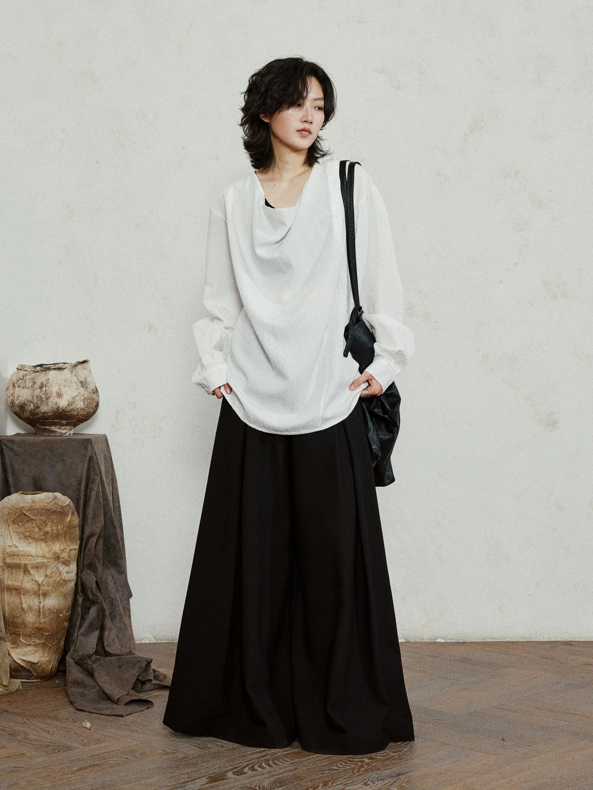 SUNYVONNE Simple Swinging Neck Streamer Loose Shirt