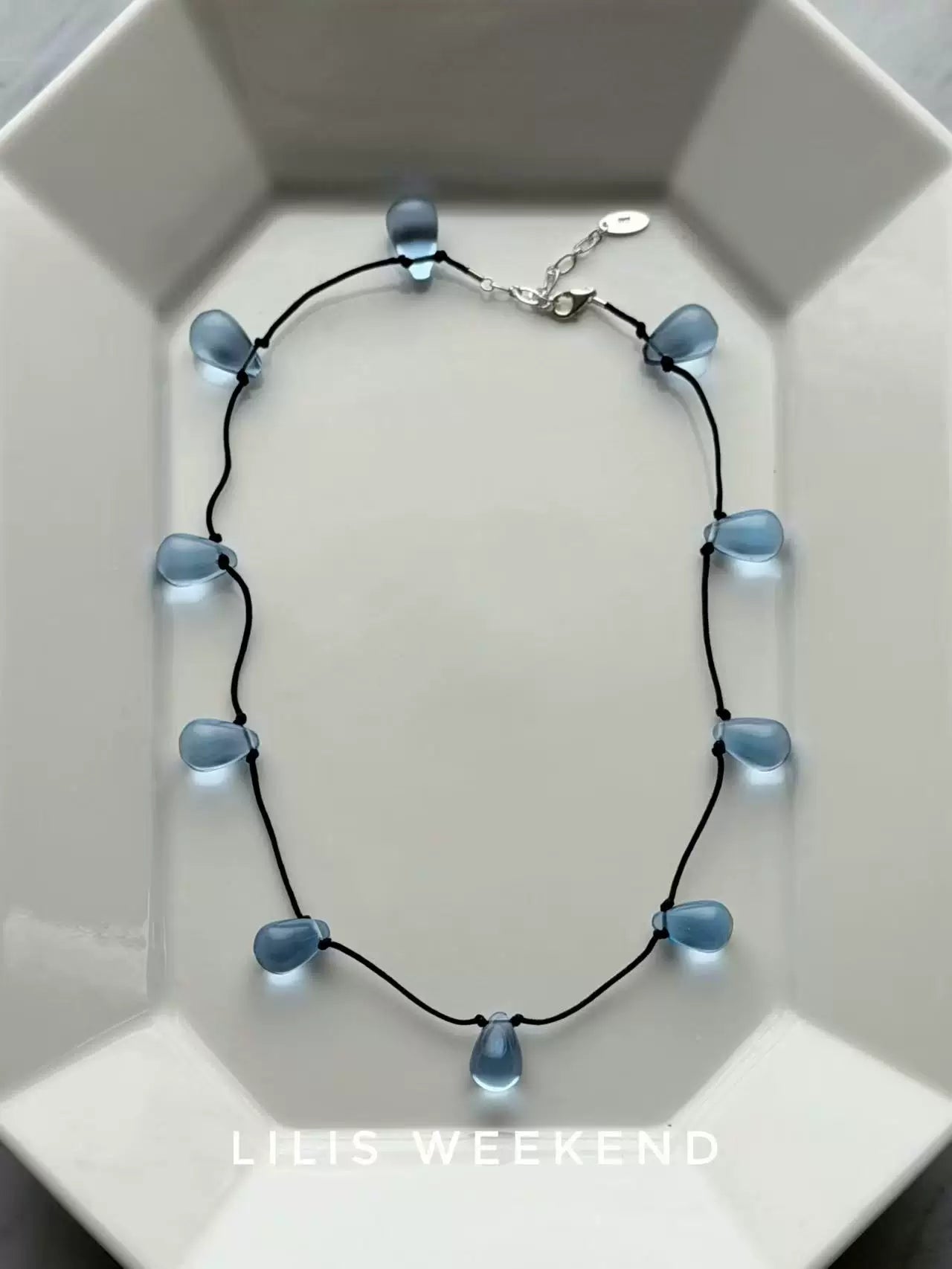 Lilis Weekend Niche Water Drop Beaded Necklace