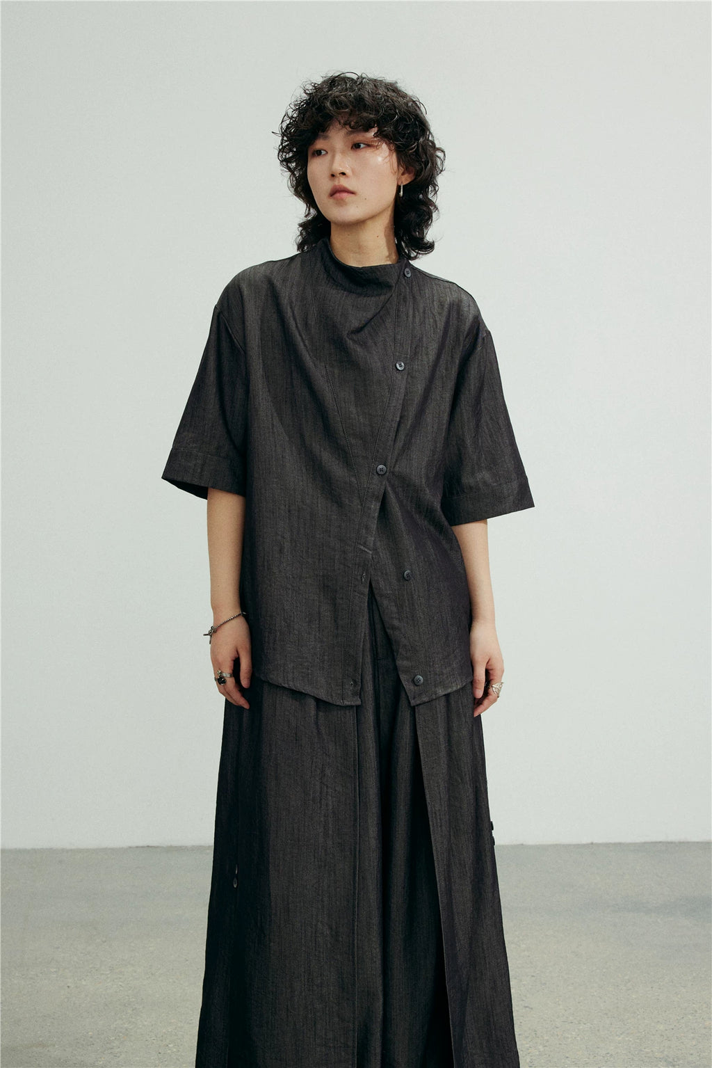 SUNYVONNE Asymmetrical Diagonal Collar Loose Short-sleeve Shirt