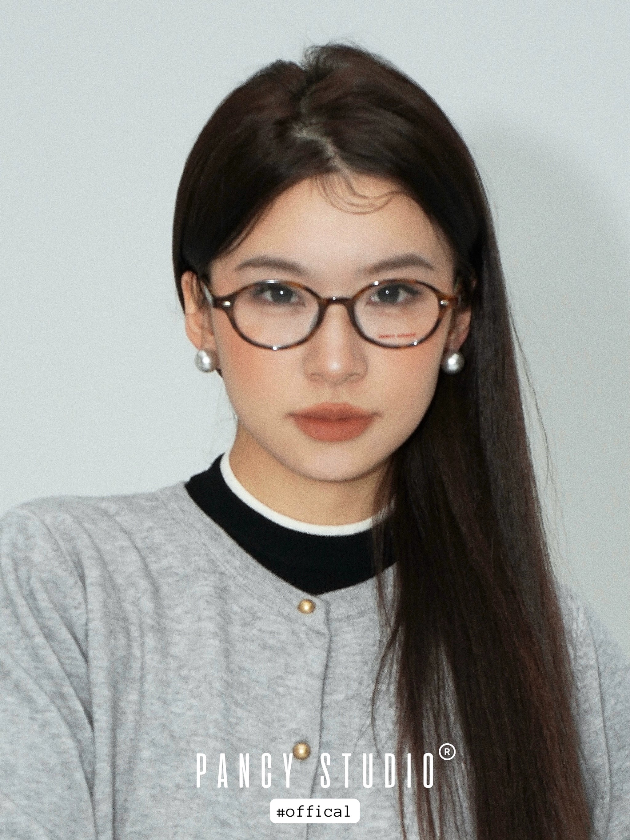 PANCY Low-key Elegant Silver Gray Pearl Stud Earrings