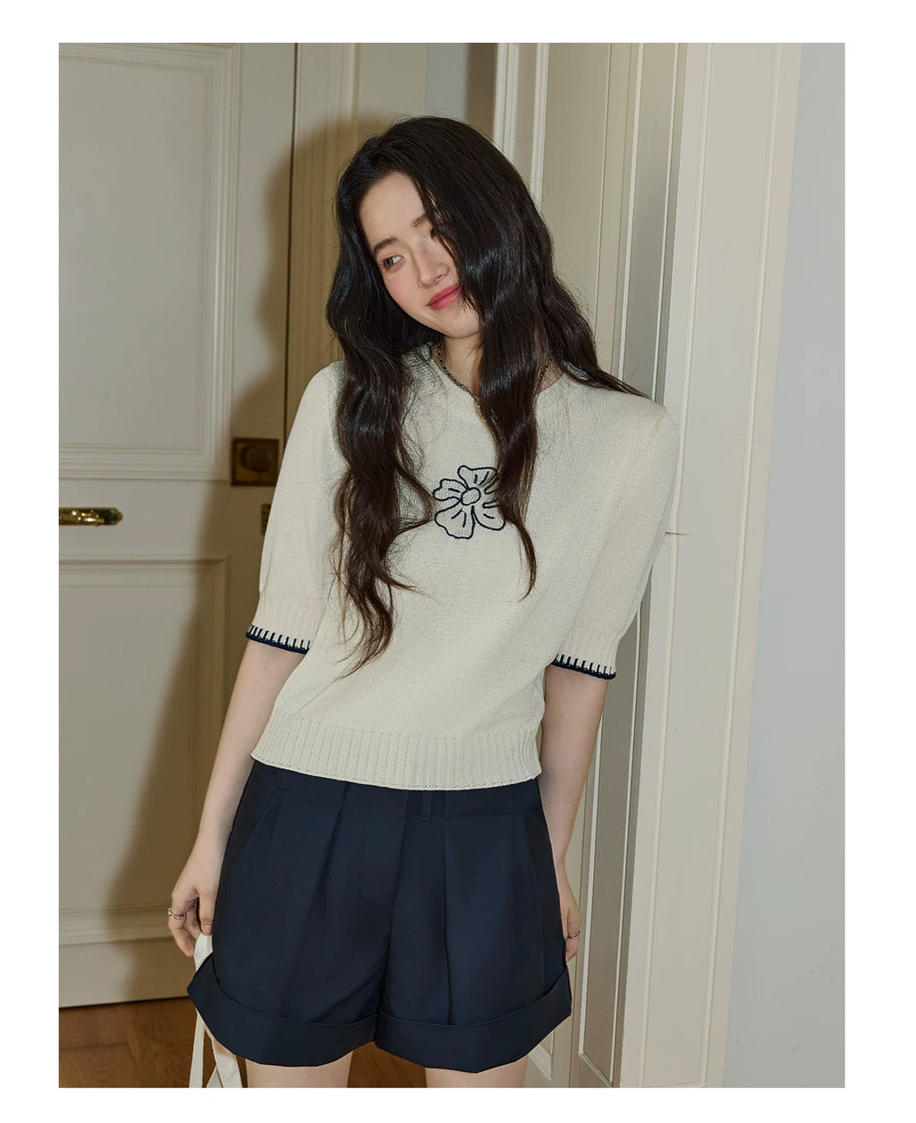 XUJING Embroidery Front Shoulder Knitted Tee