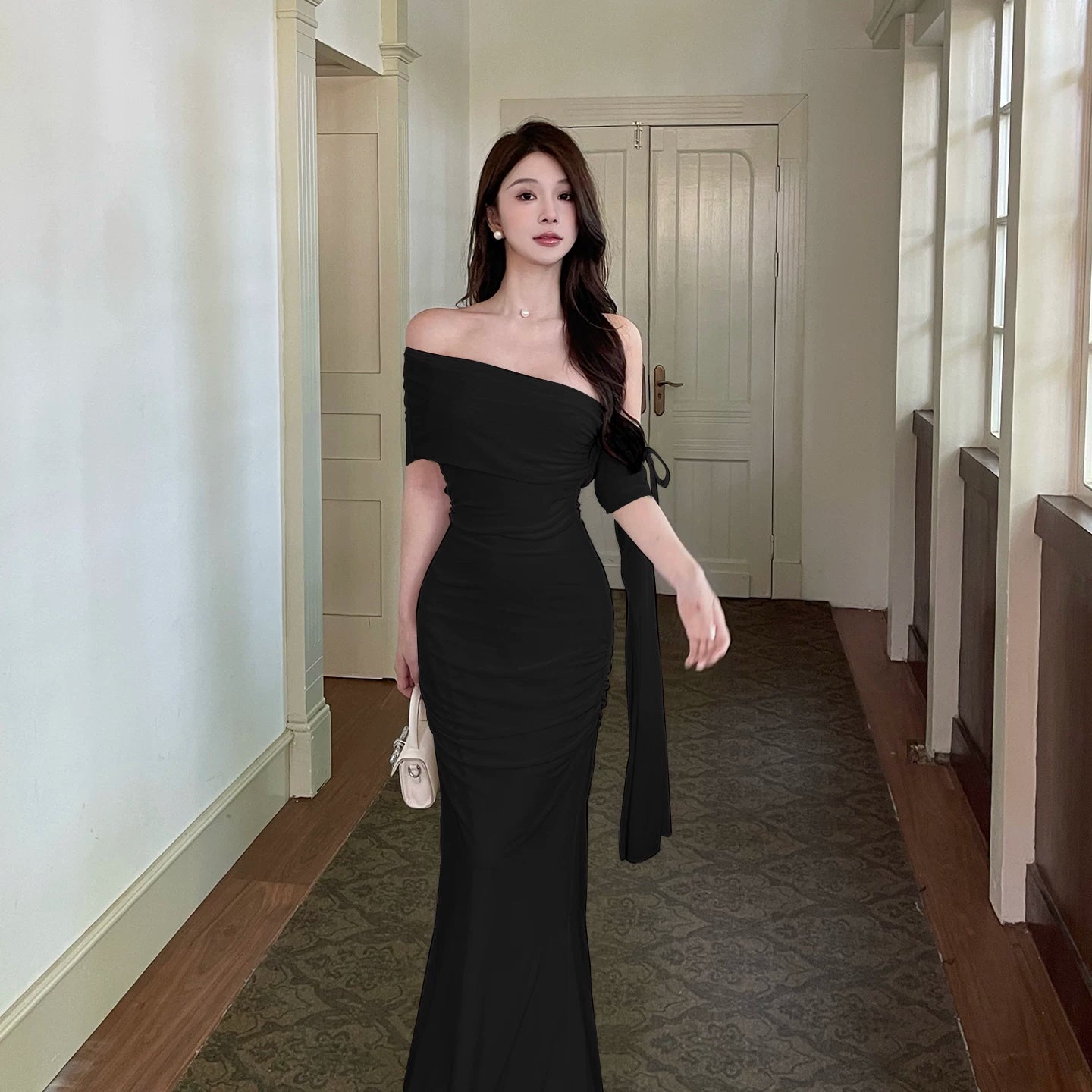 Instunning High-end Slanted Shoulder Streamer Dress