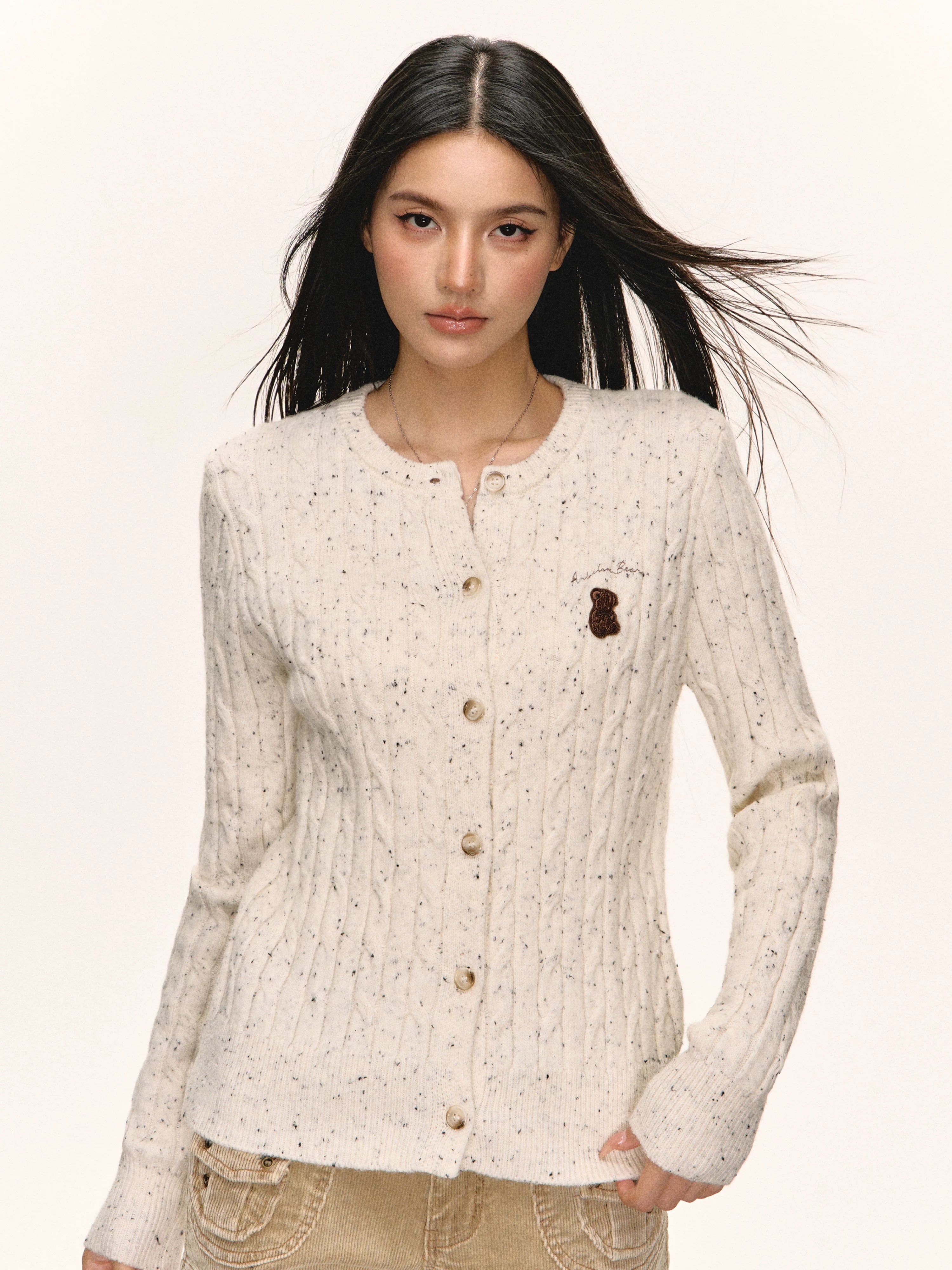 Ariseism Vintage Bear Crew Neck Knitted Cardigan Sweater