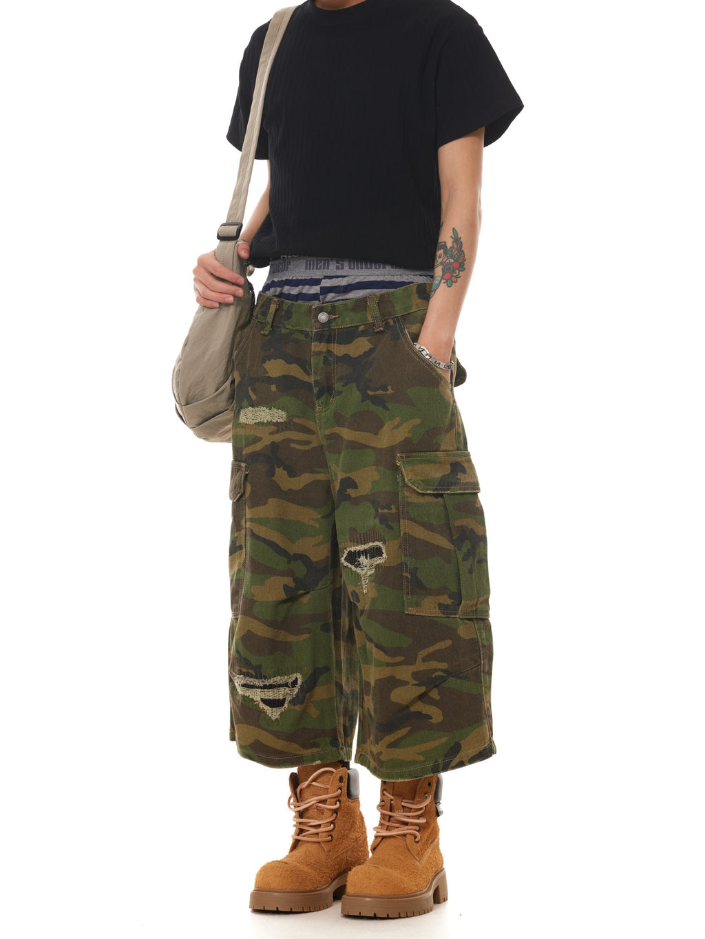 BTSG  baggy busting patch camouflage Over Knee Shorts