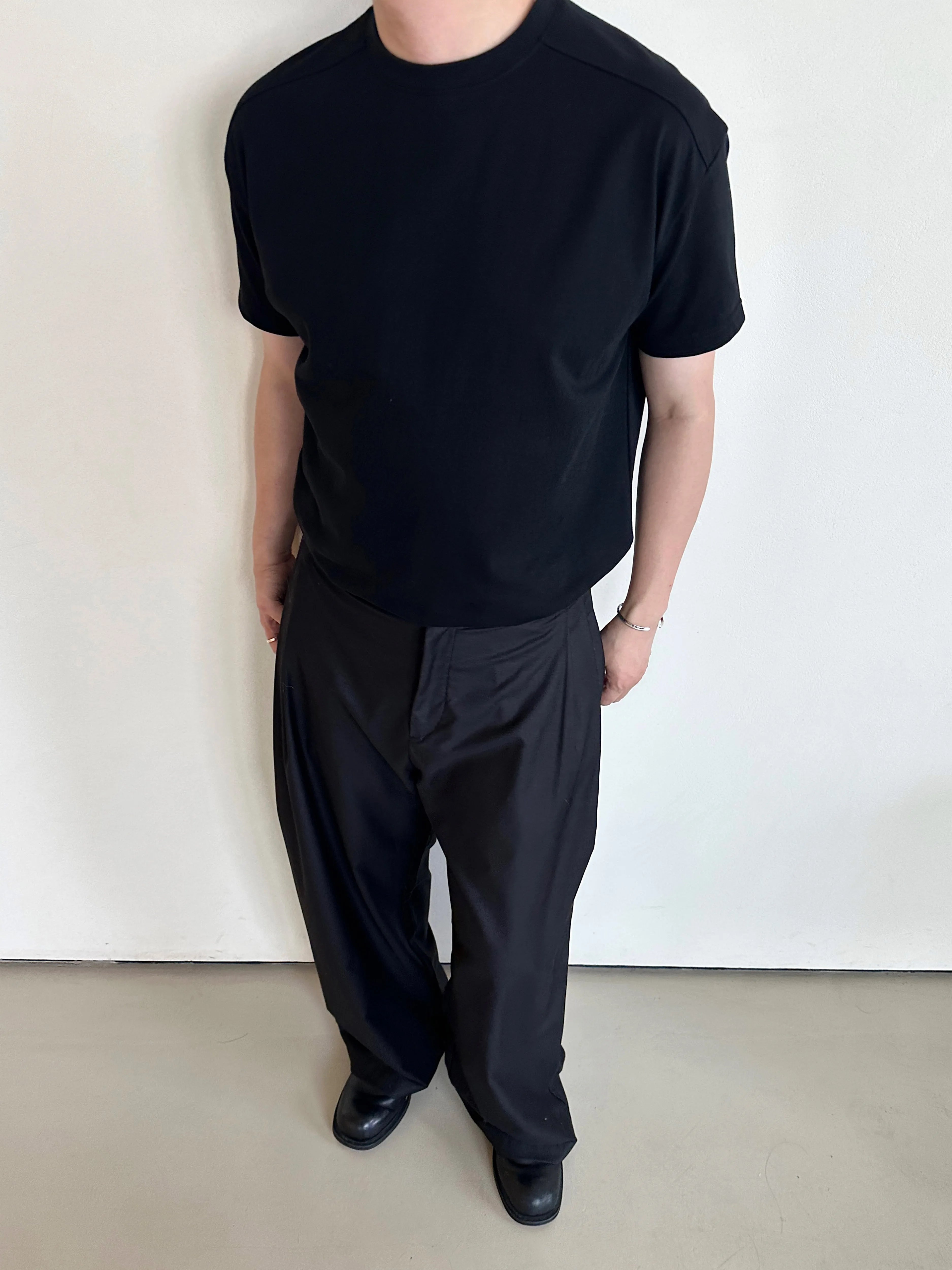 Anniehall Right-angled Shoulder Three-dimensional Cut Special Cuff Tee