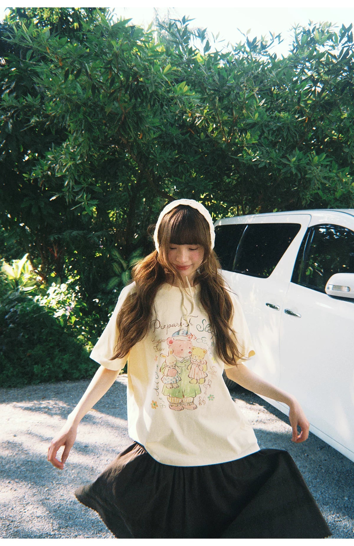 KANO Bear Print Casual Tee Holding Doll