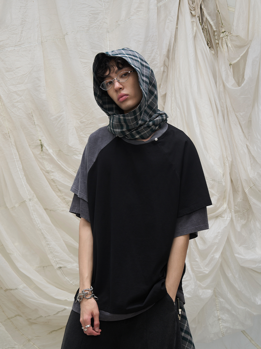 RELABEL Removable Scarf Multi-layer Contrasting Tee