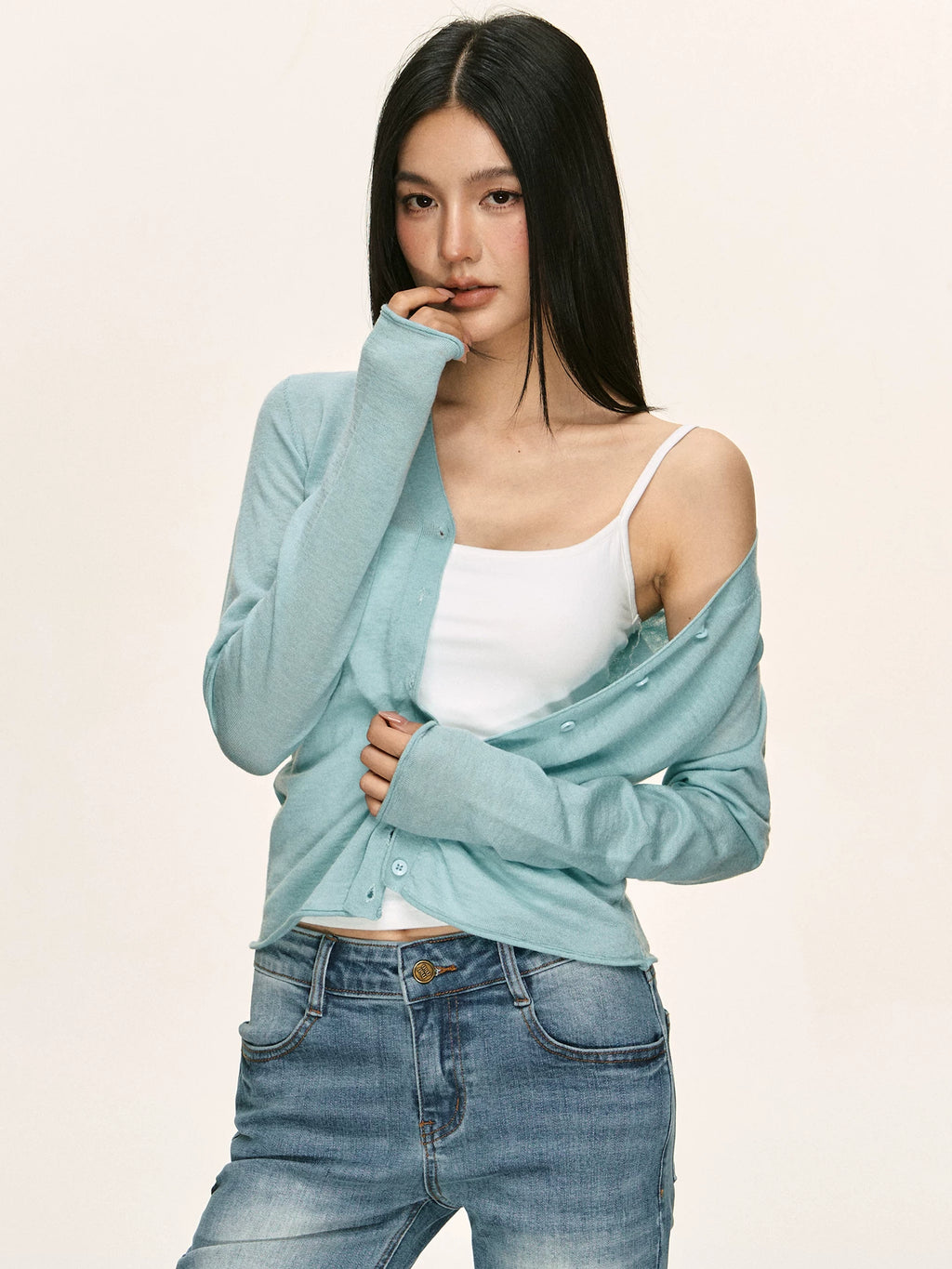 Anna Aneae V-neck Slim-fit Slim-fit Knitted Cardigan
