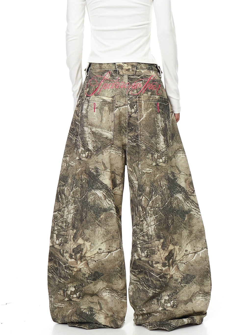 BLACKLISTS Vintage Alphabet Embroidered Twig Camouflage Jeans