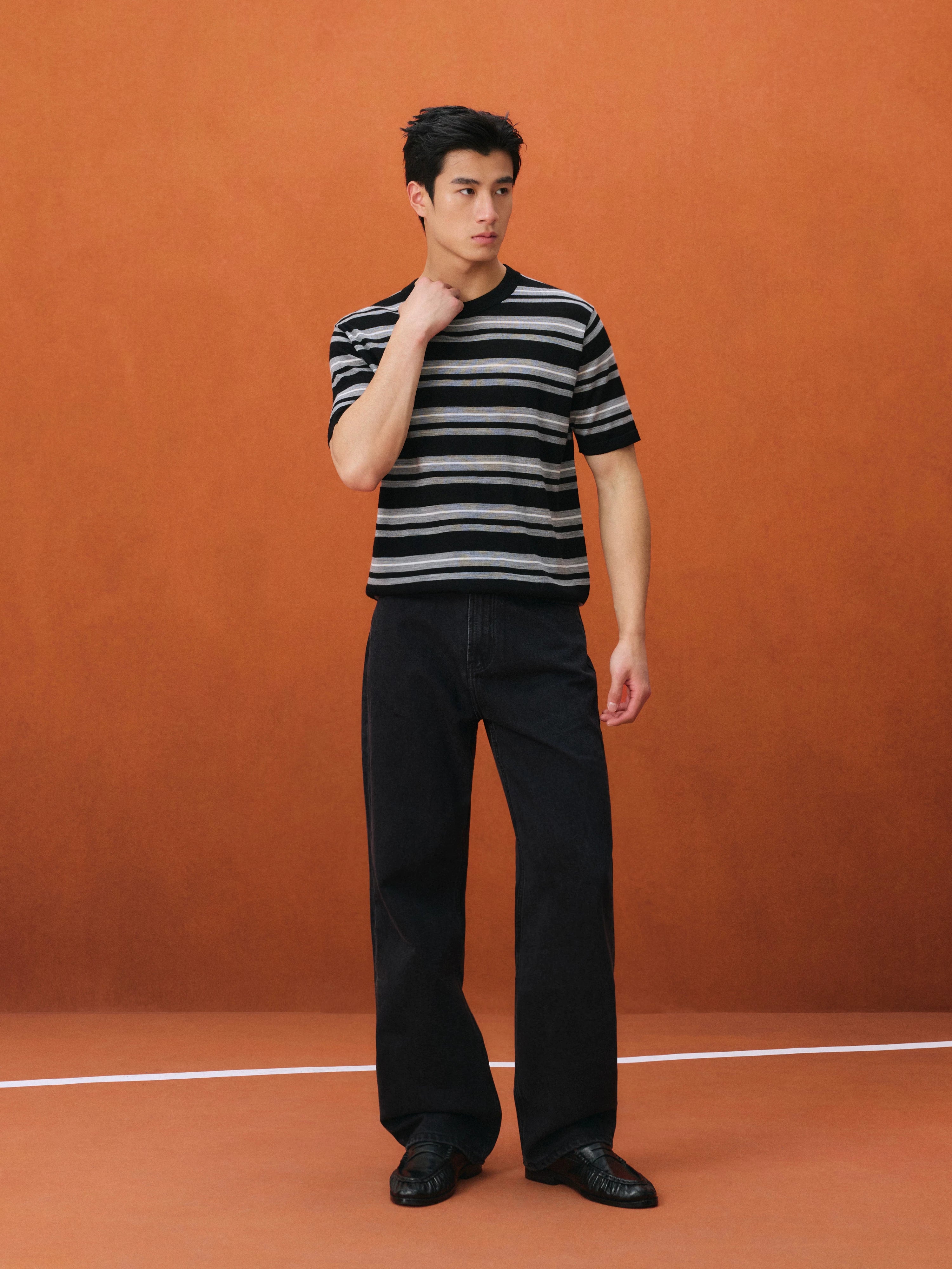 NO LOGO Retro Striped Light Tee