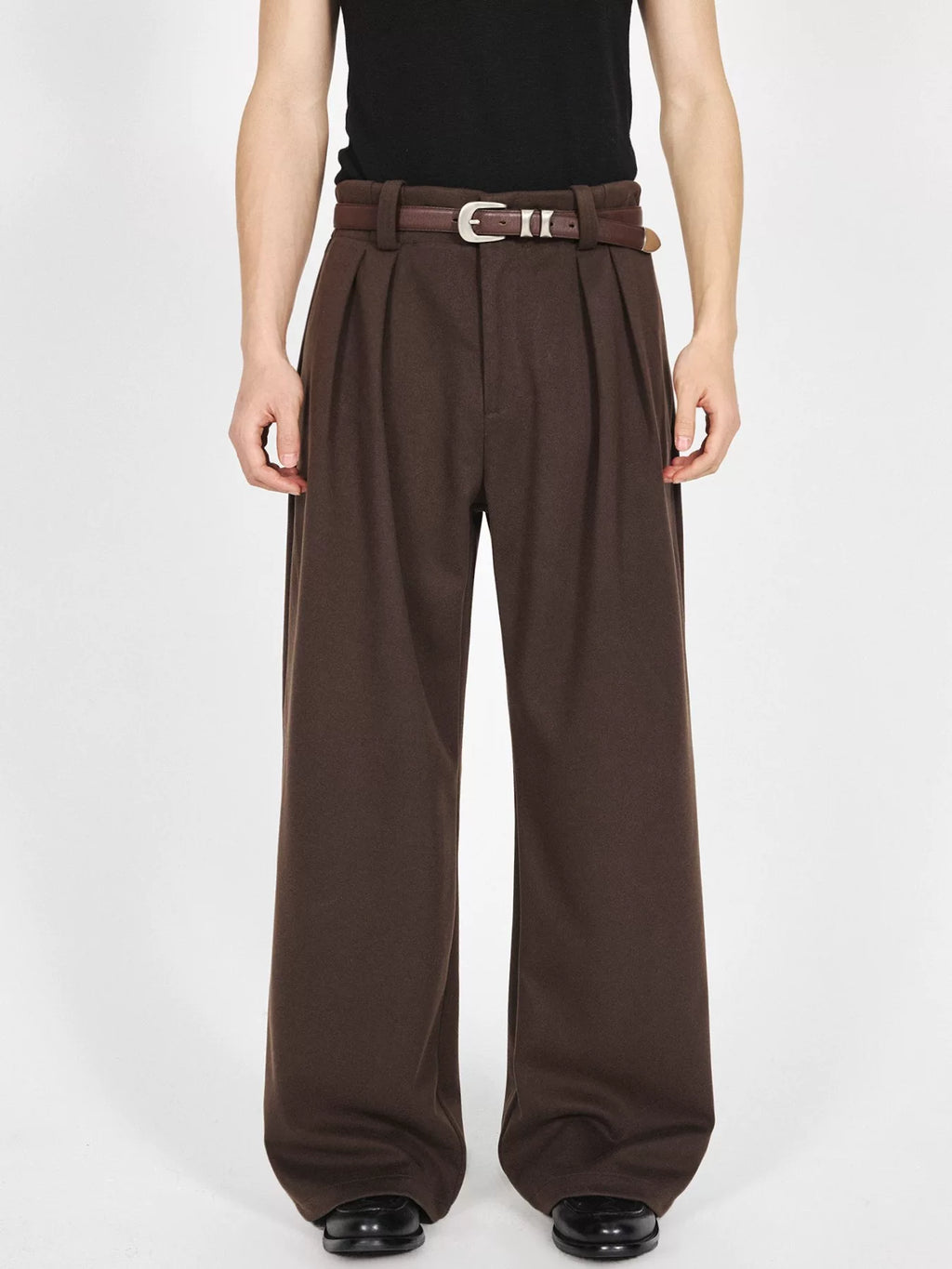 Stay The Night Pleated A-shaped Slightly Wide Trousers