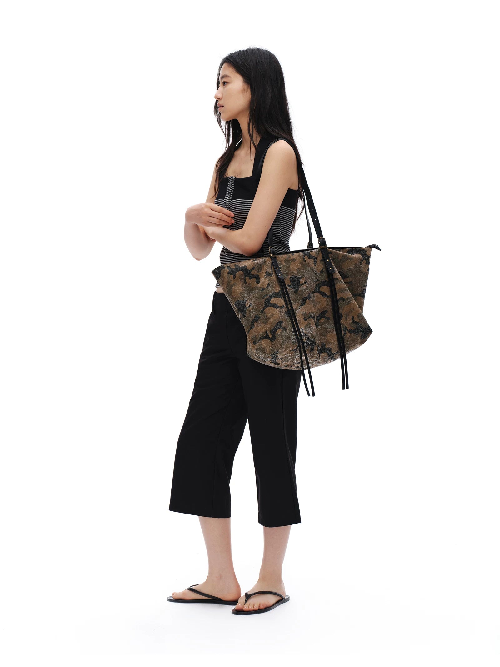 Oinimi Striped Neck Slim Fit Vest