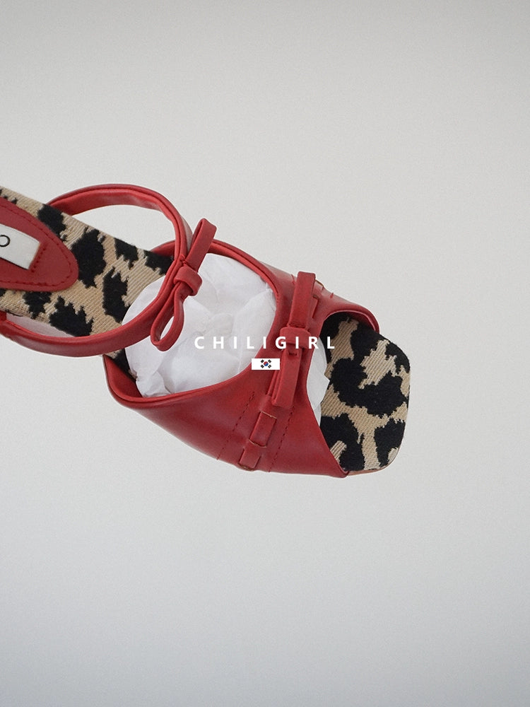 CHILIGIRL Wedge Heel Bow Contrasting Leopard Print Open-toed Half Slippers