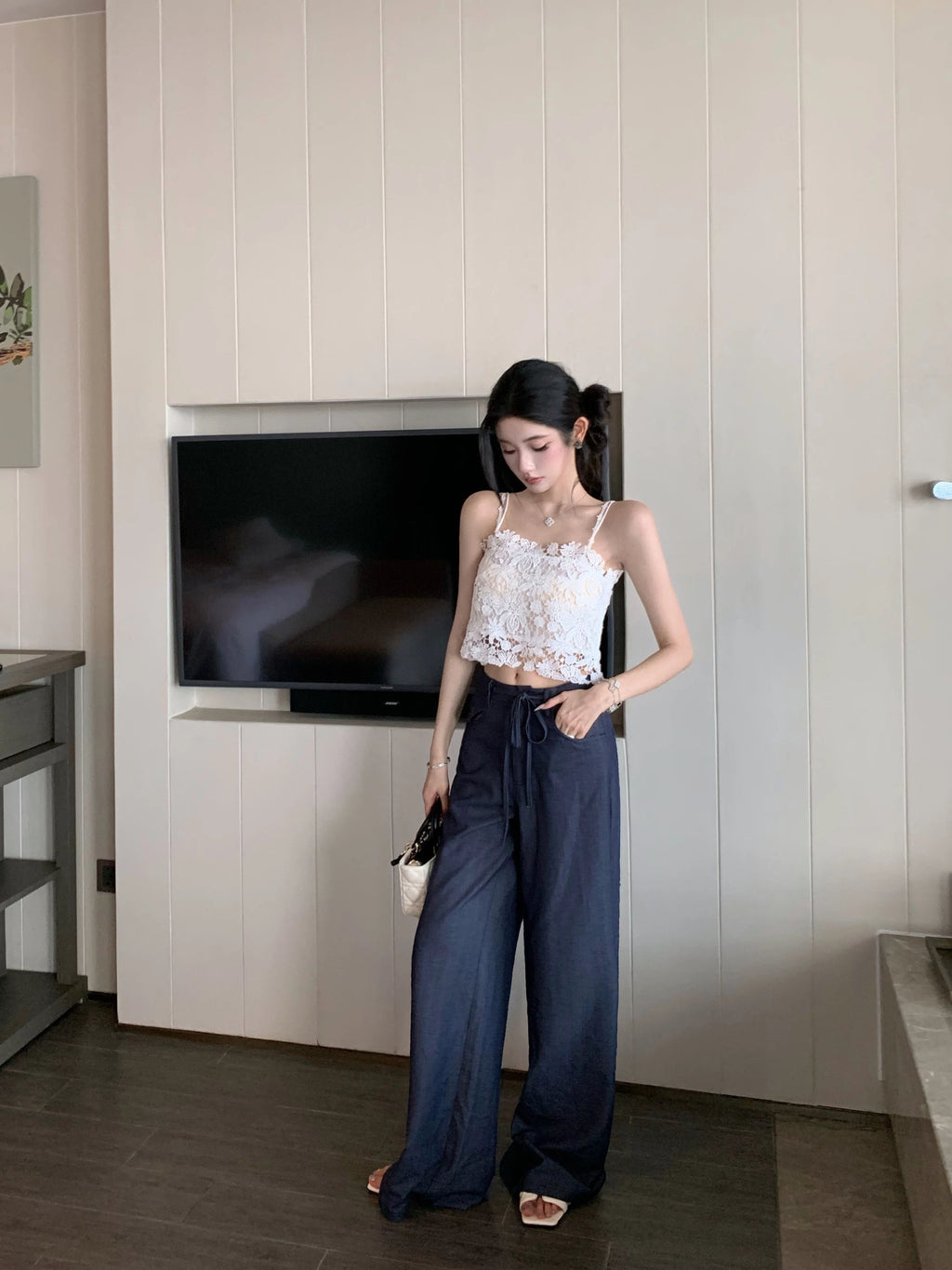 Barb Chill Strap Wide Leg Versatile Jeans