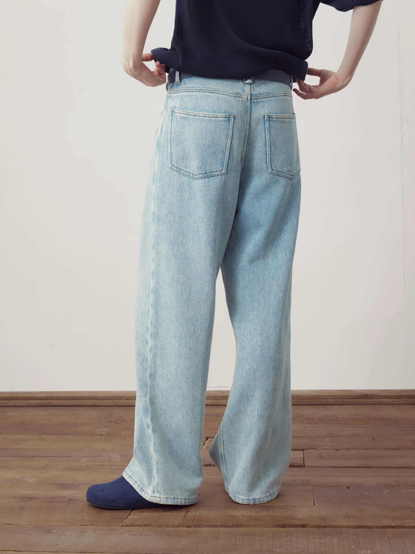 COLN Simple Loose Straight Jeans