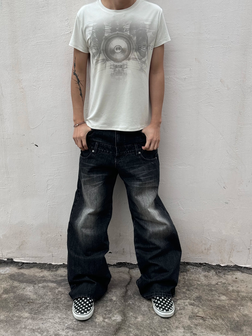 No E Mosen Digital Print Front Shoulder Casual Tee