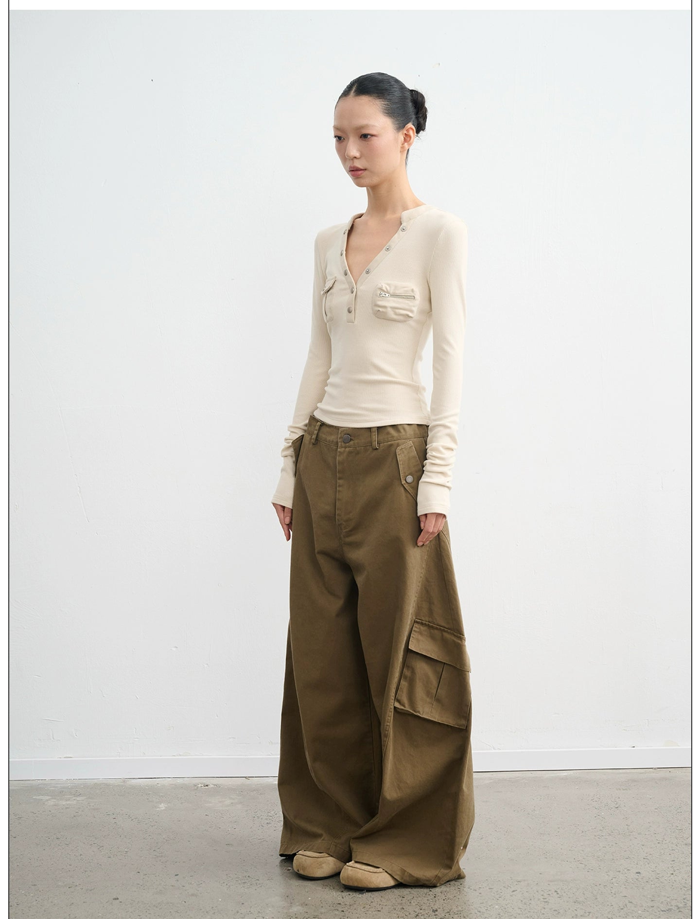 LINY LIBERTY Slim-fit V-neck Short Knitted Bottoming Shirt