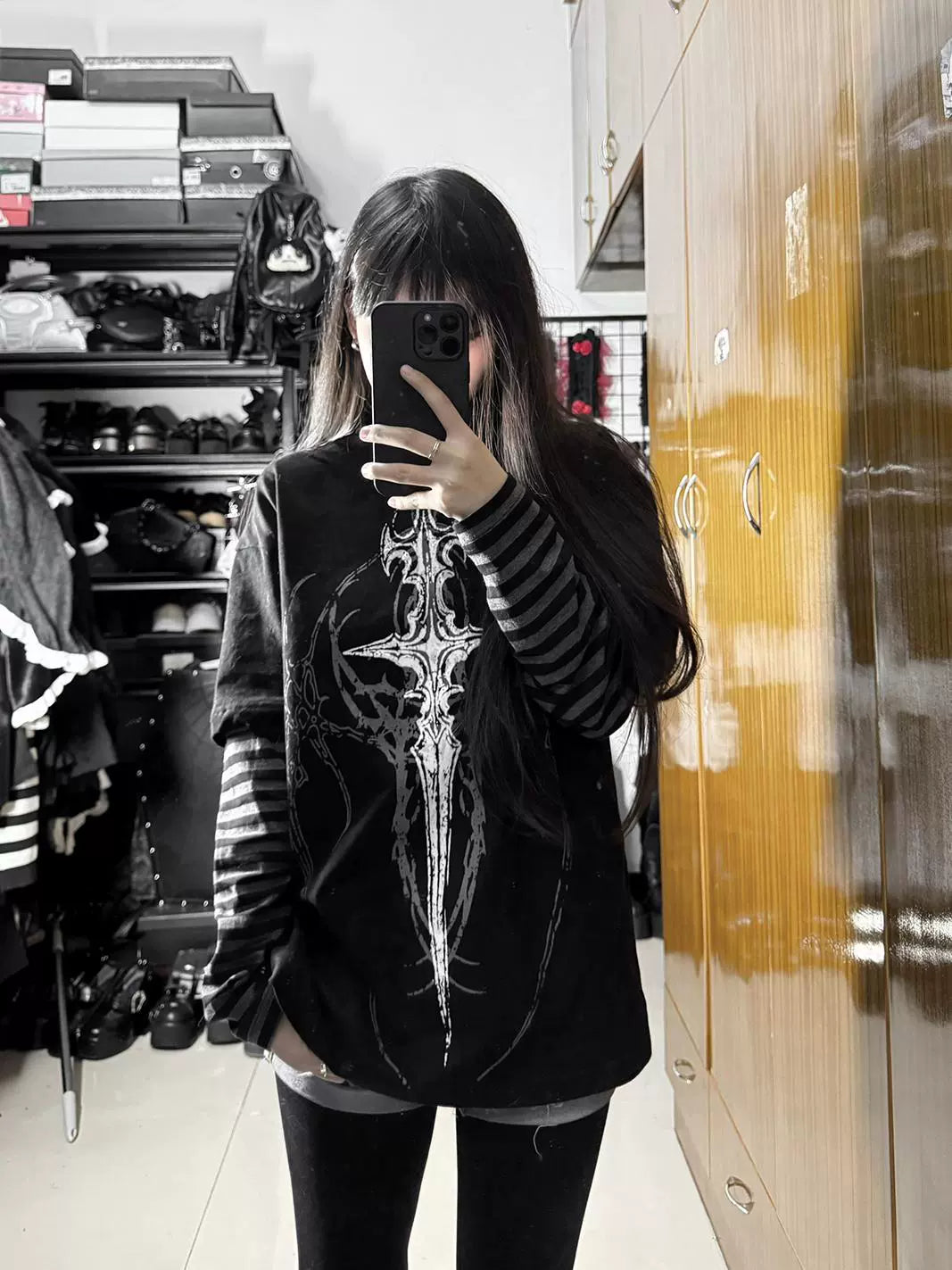 Wetbody Dark Print Fake Two Long Sleeves