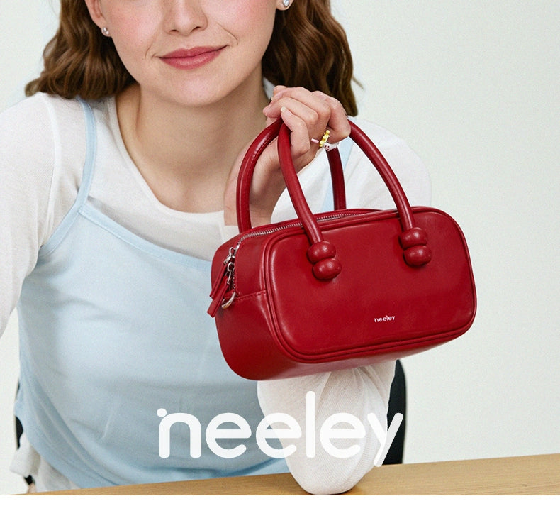 Neeley Leather Versatile Portable Messenger Bag