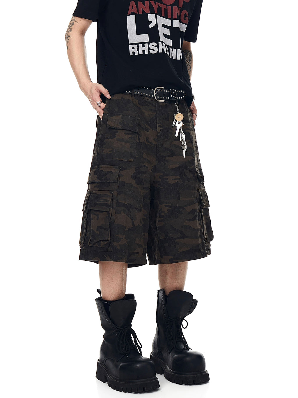 BLACKLISTS Multi-pocket Camouflage Tooling Shorts