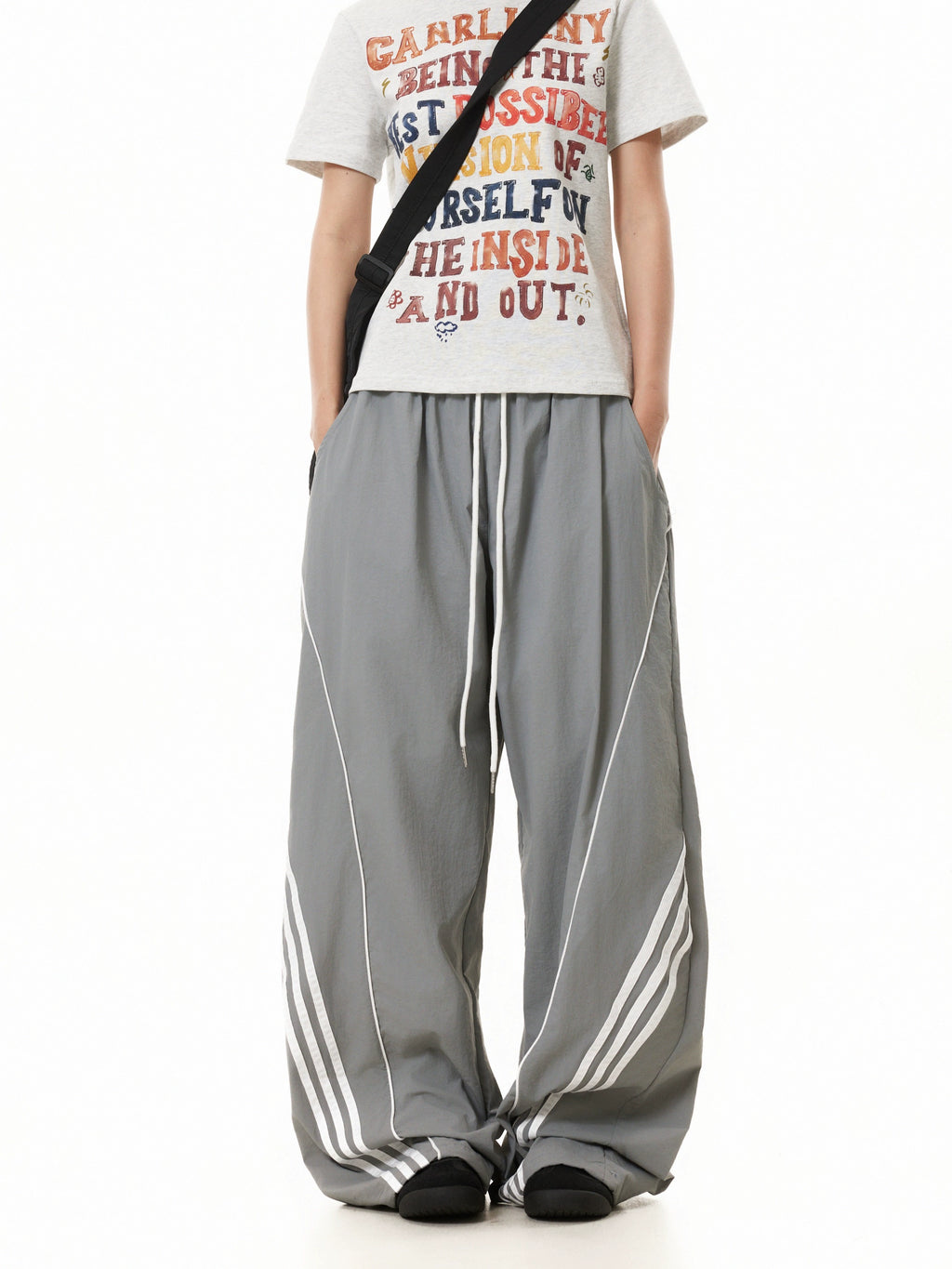 BTSG Retro Three-bar Stitching Loose Wide-leg Sweatpants