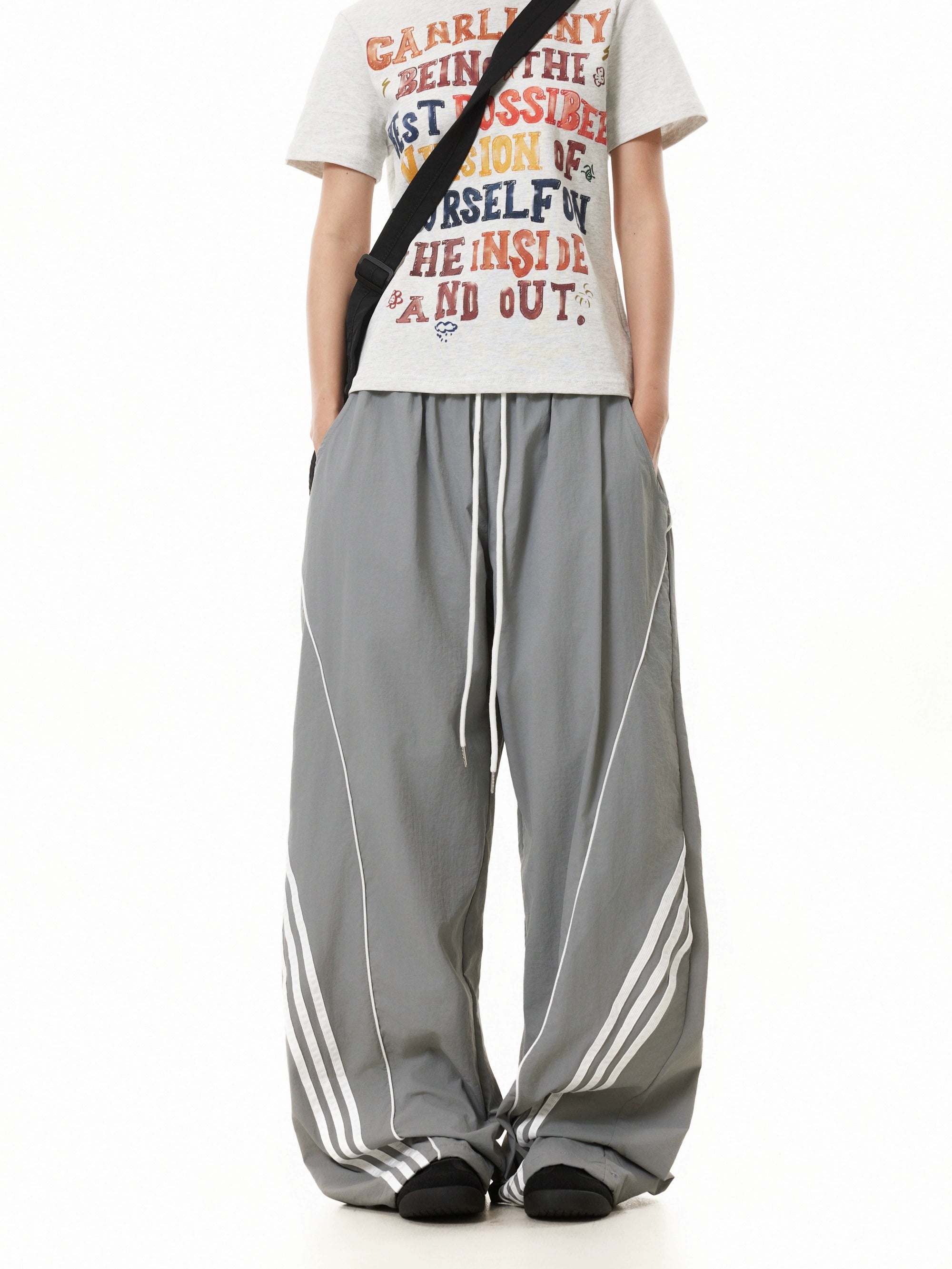 BTSG Retro Three-bar Stitching Loose Wide-leg Sweatpants