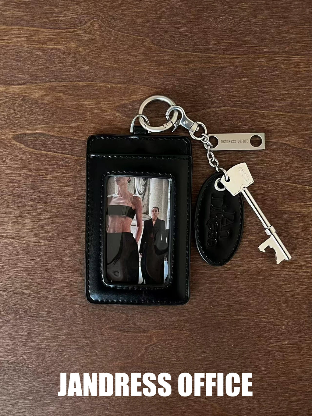 JANDRESS Oval Key Card Holder