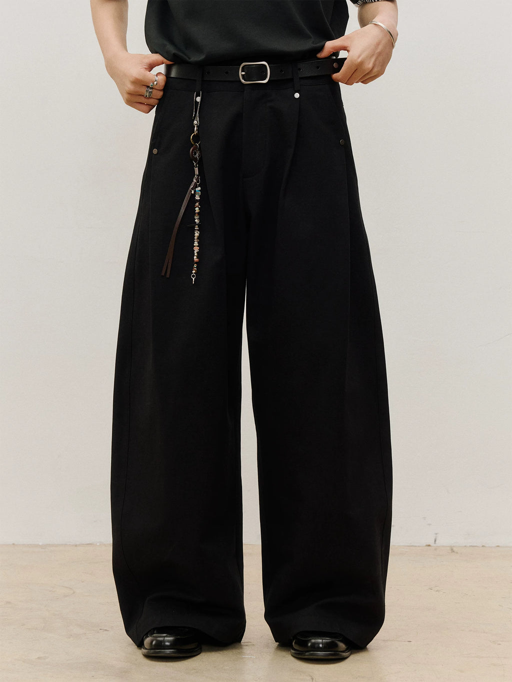 LR Double-pleated Rivet Casual Pants