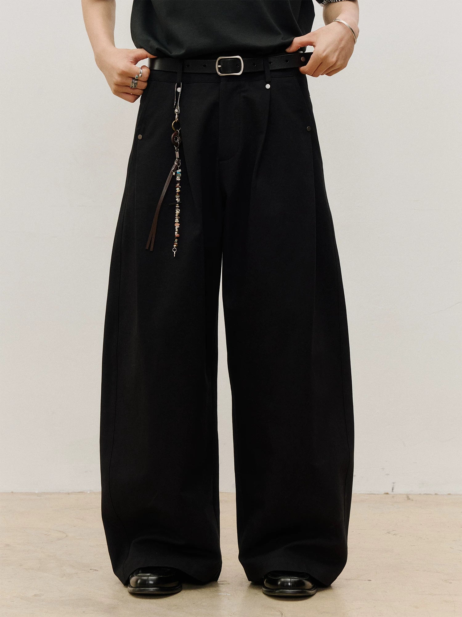 LR Double-pleated Rivet Casual Pants