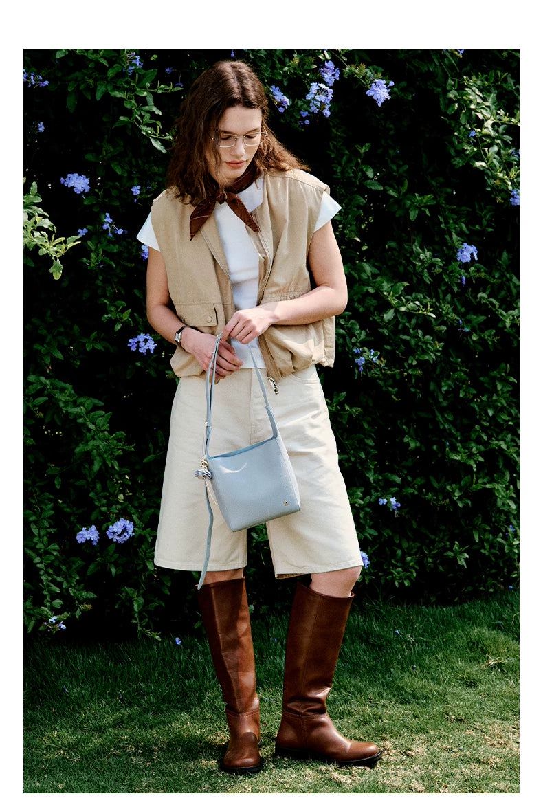 La Festin Niche Leather Messenger Bag