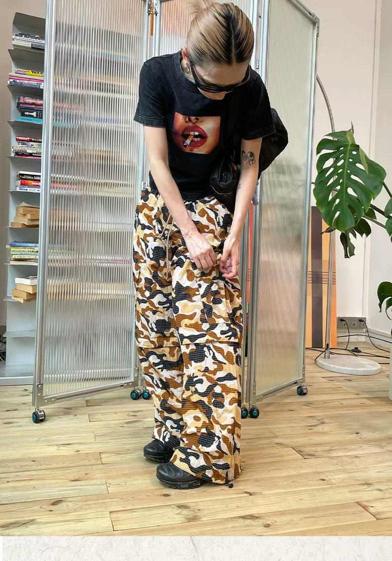MMBBT Red Lip Print Flower Front Shoulder Embroidery Tee