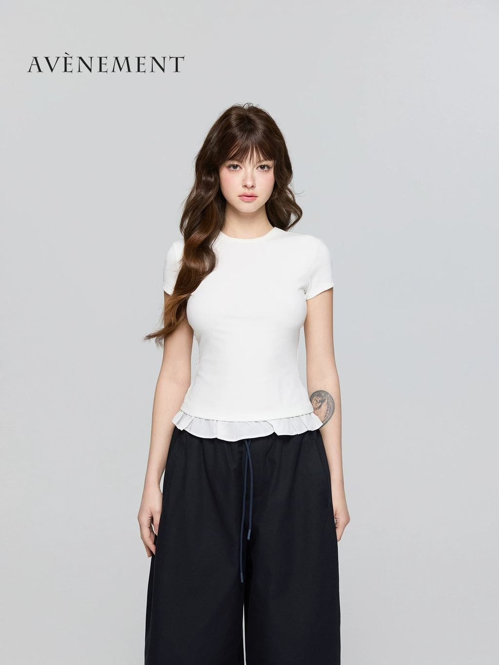Avenement Splicing Lace Slim Body Contrasting Tee