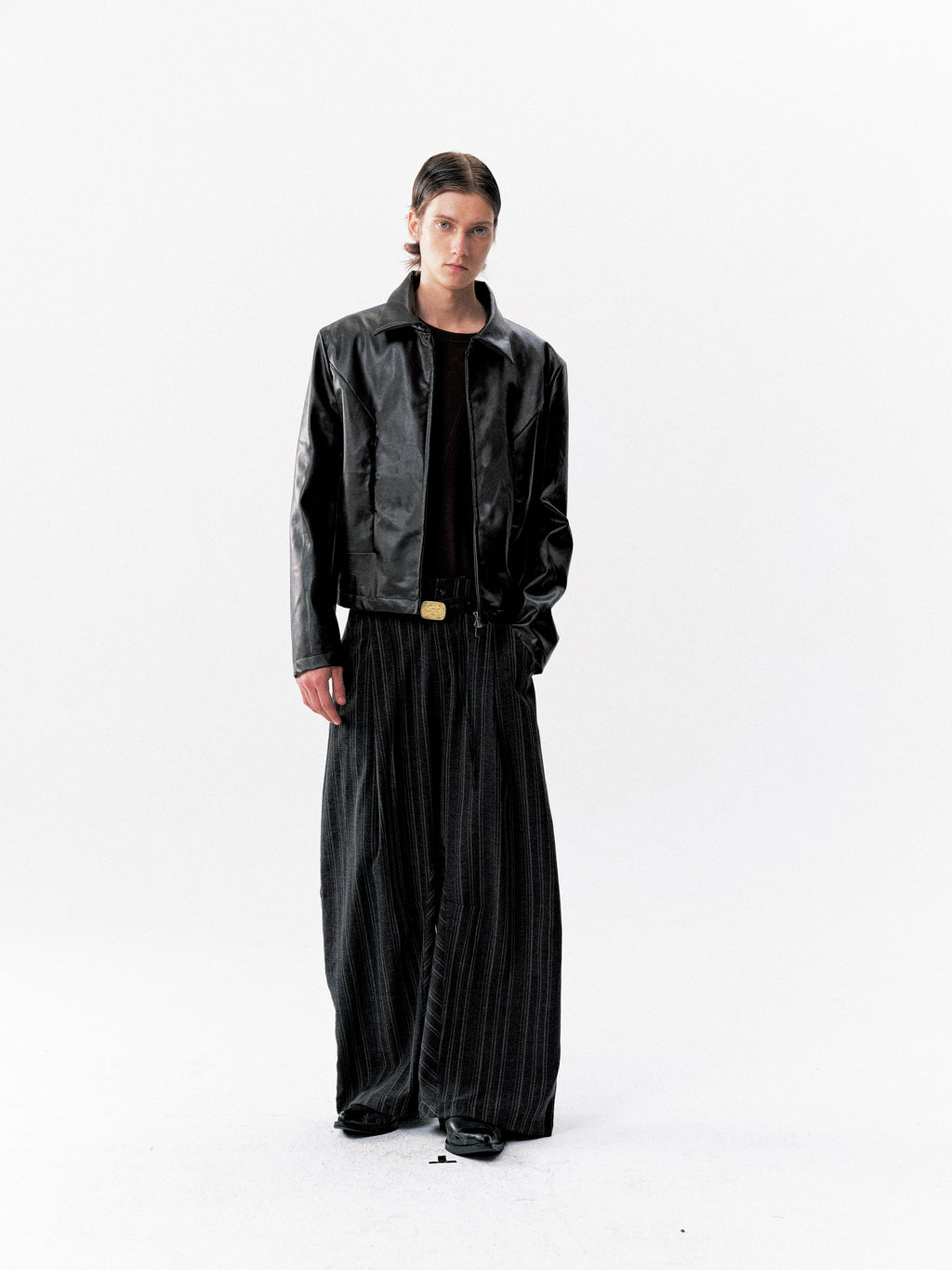 NOT UGLY Neatly Cut Side Zipper Front Shoulder Leather Jacket