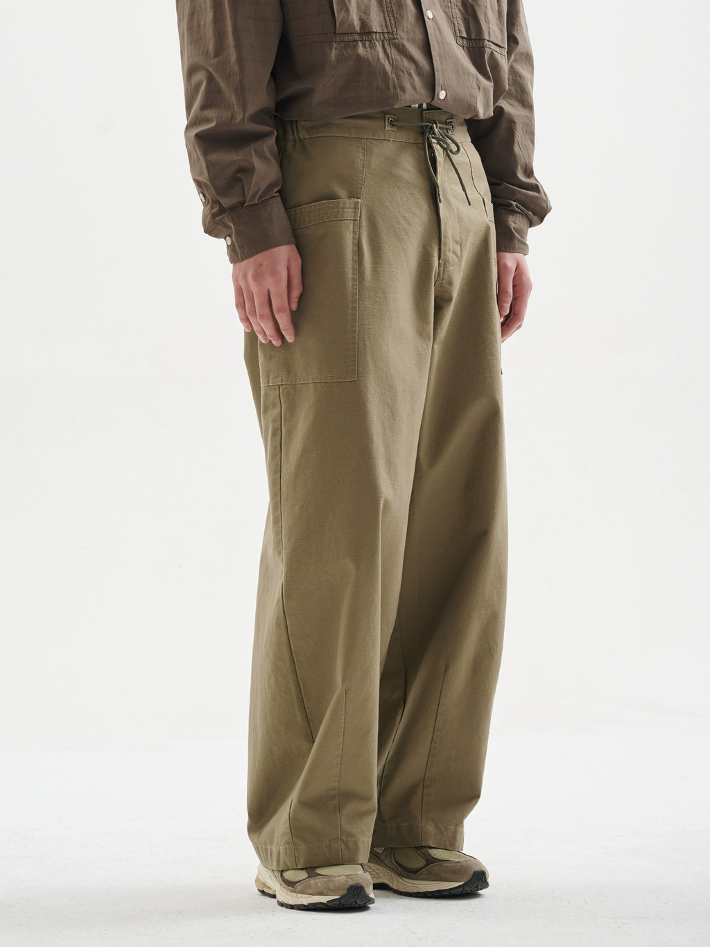 BUTTBILL  silhouette straight pants