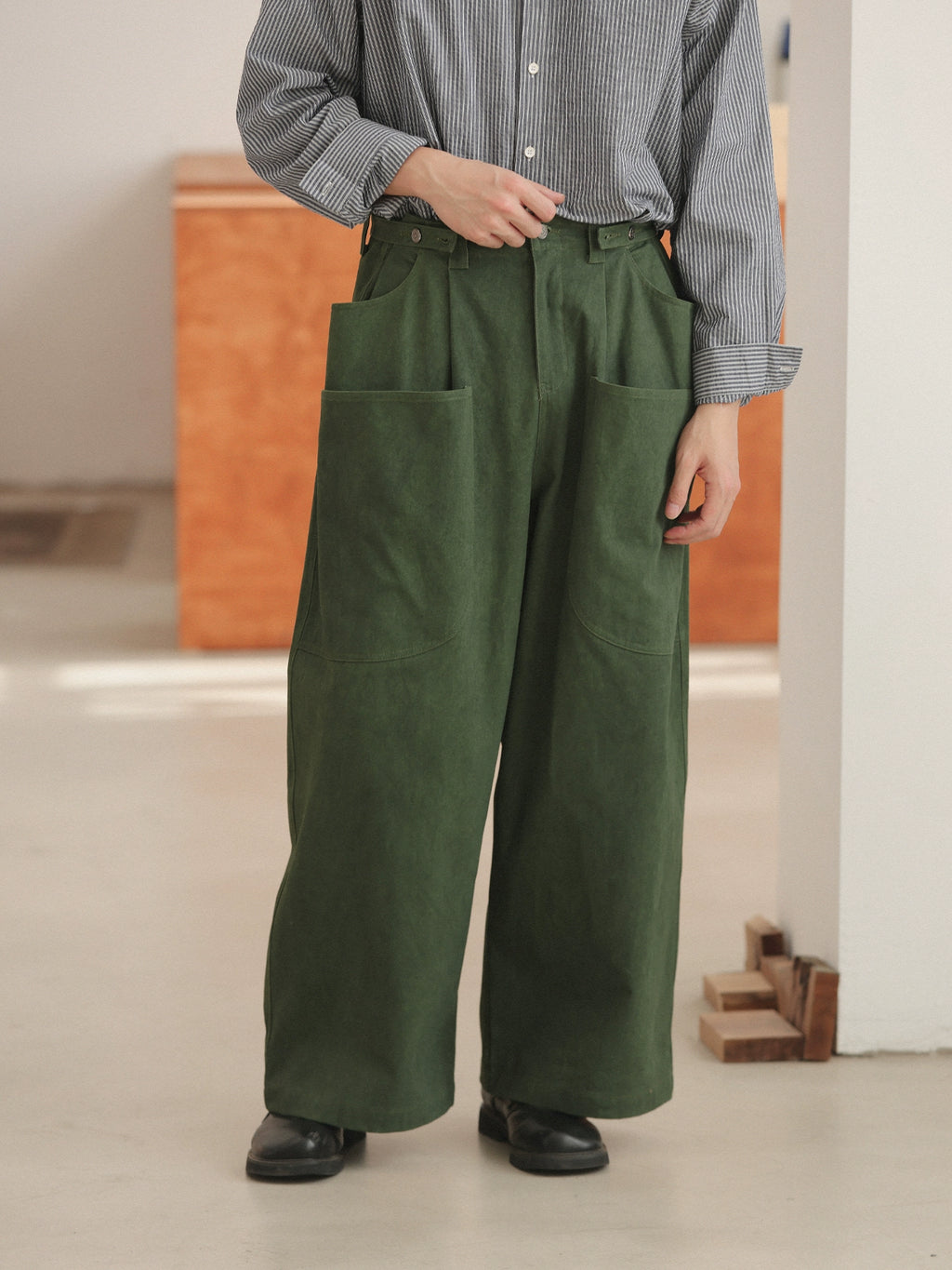 NOEARS Retro Japanese Multi-pocket Trousers