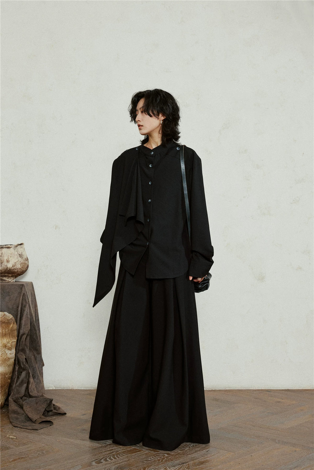 SUNYVONNE Asymmetrical Cut Loose Long Sleeve Shirt