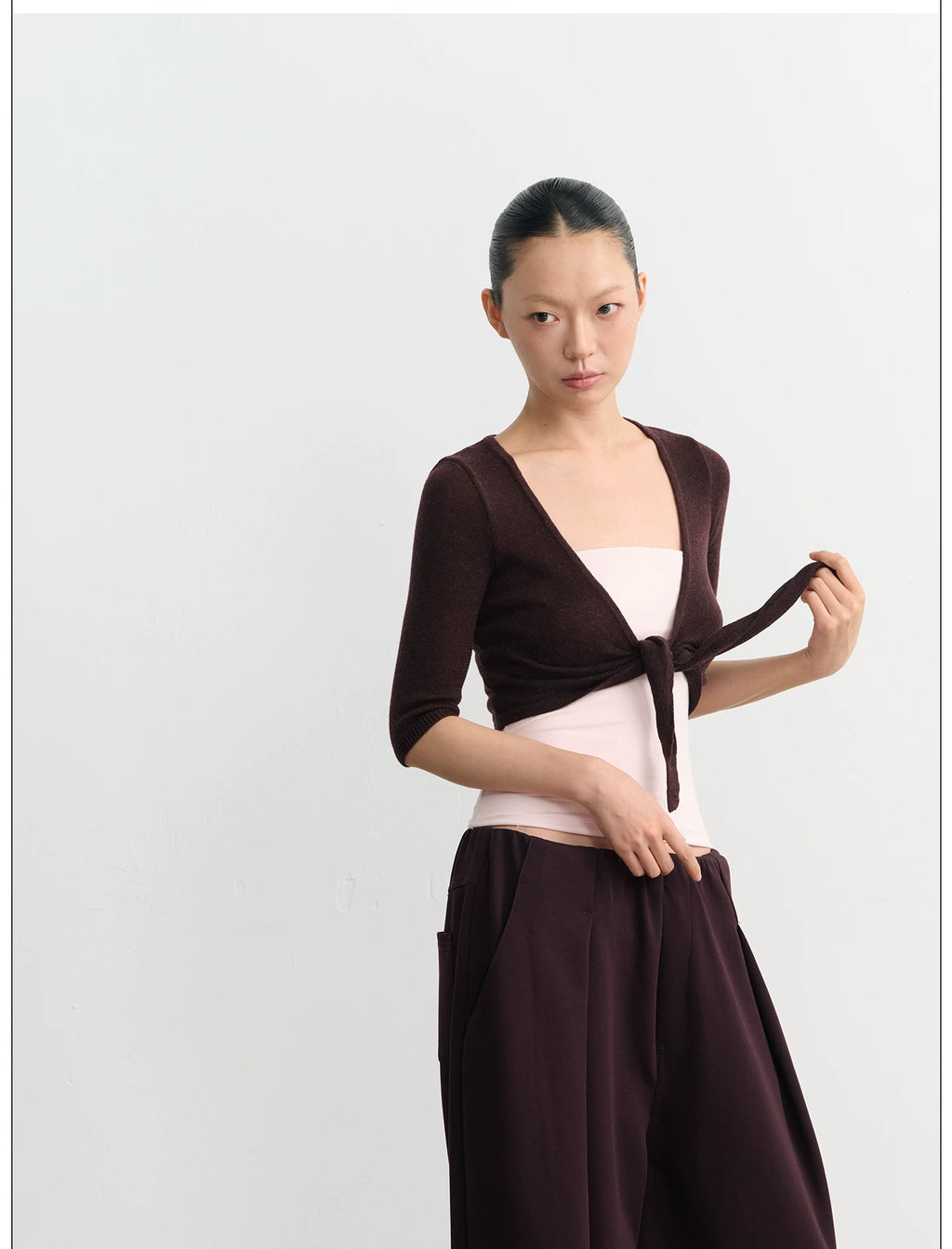 LINY LIBERTY Stretch-knit V-neck Strap-on Short Cardigan