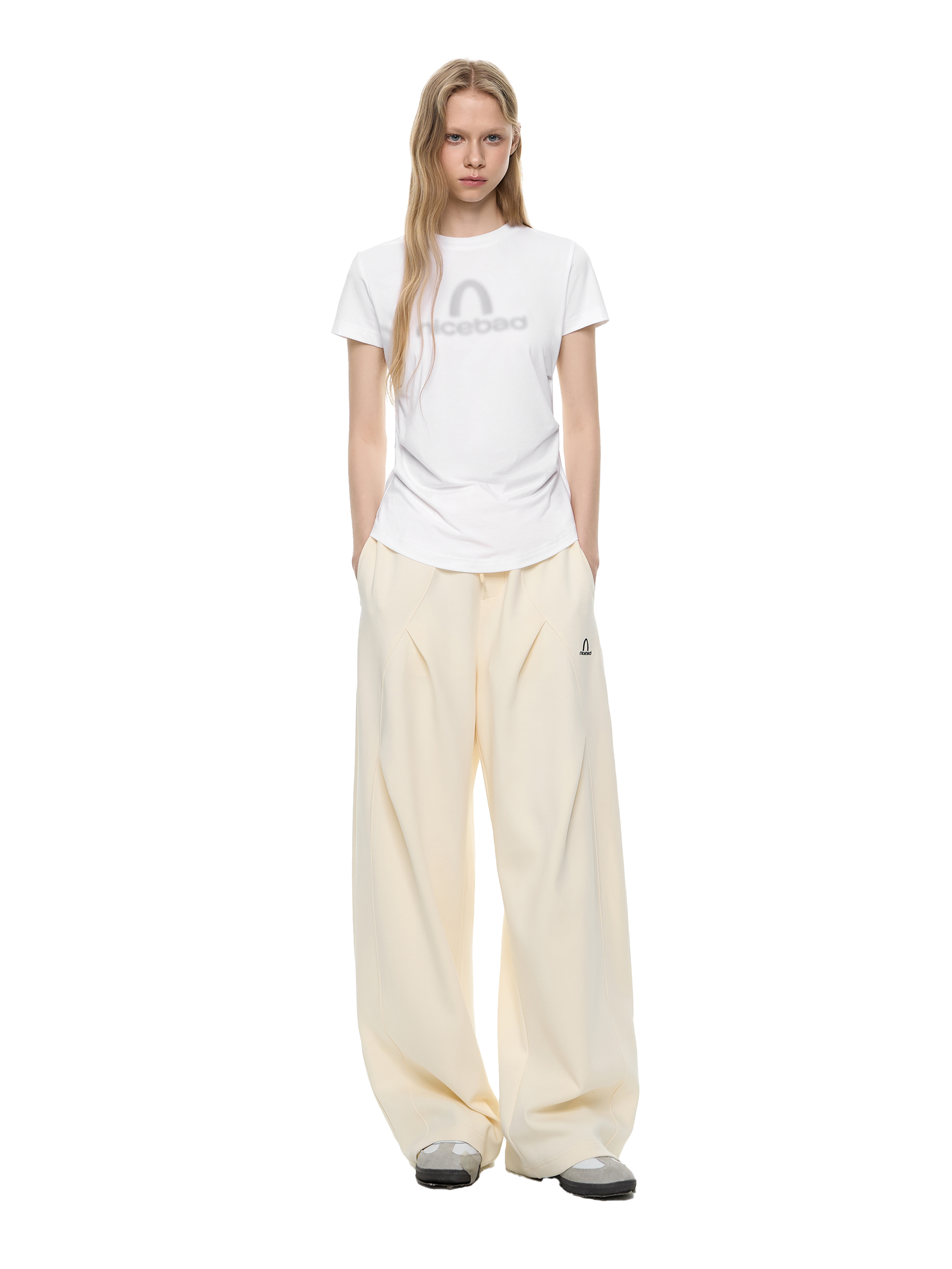 NICEBAD Wrinkle Print Front Shoulder Tight Versatile Tee