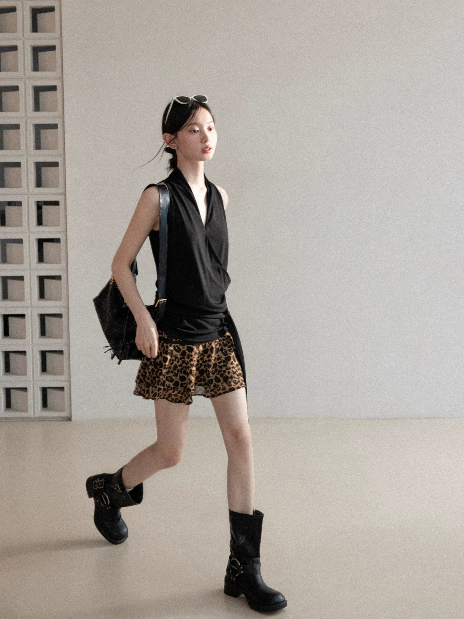Cantonstory Temperament V-neck Neck Sleeveless Suspender