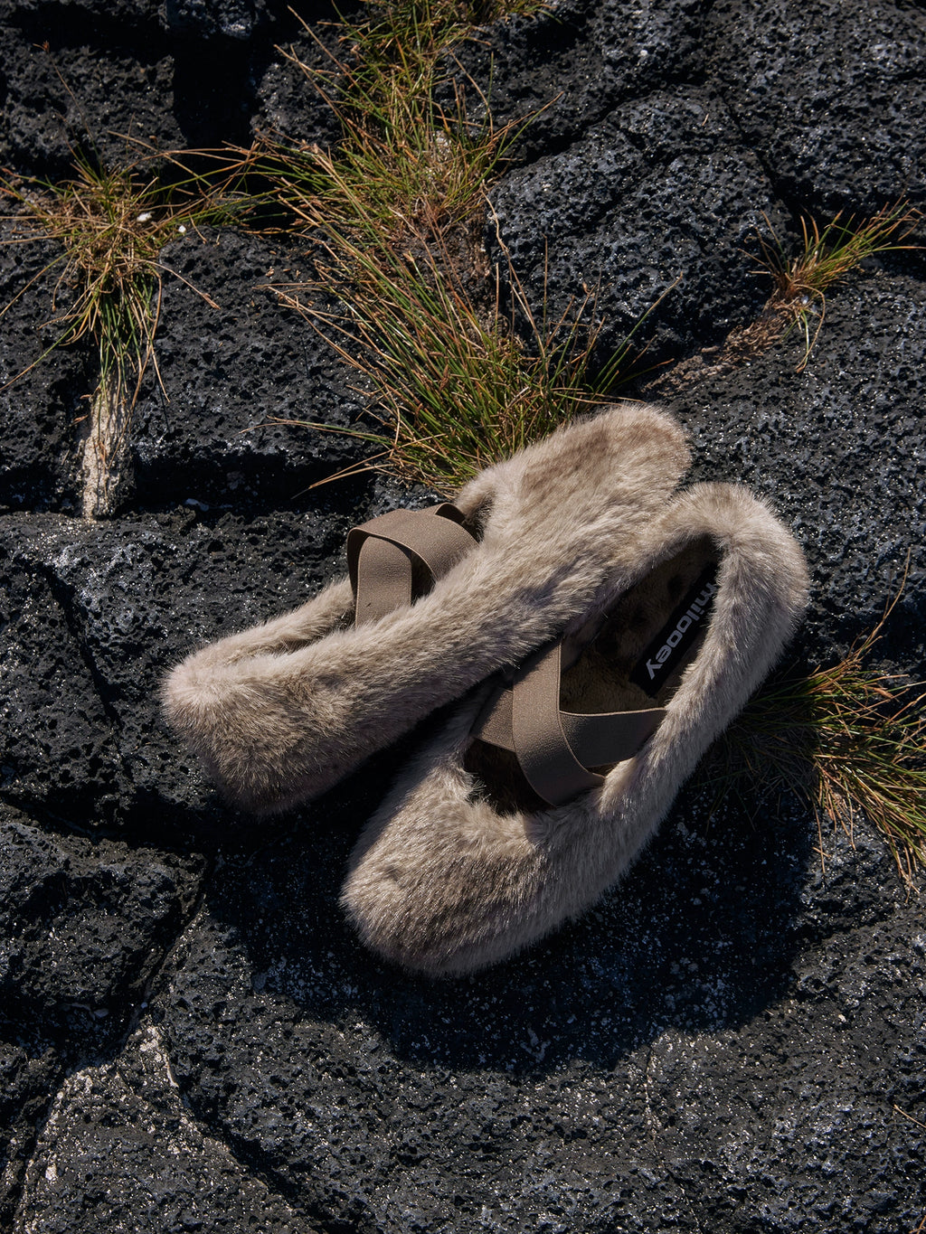 Milooey Cross Strap Out Fluffy Shoes