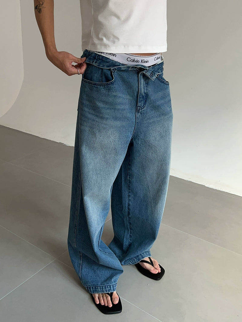 COLN Loose and Versatile Jeans