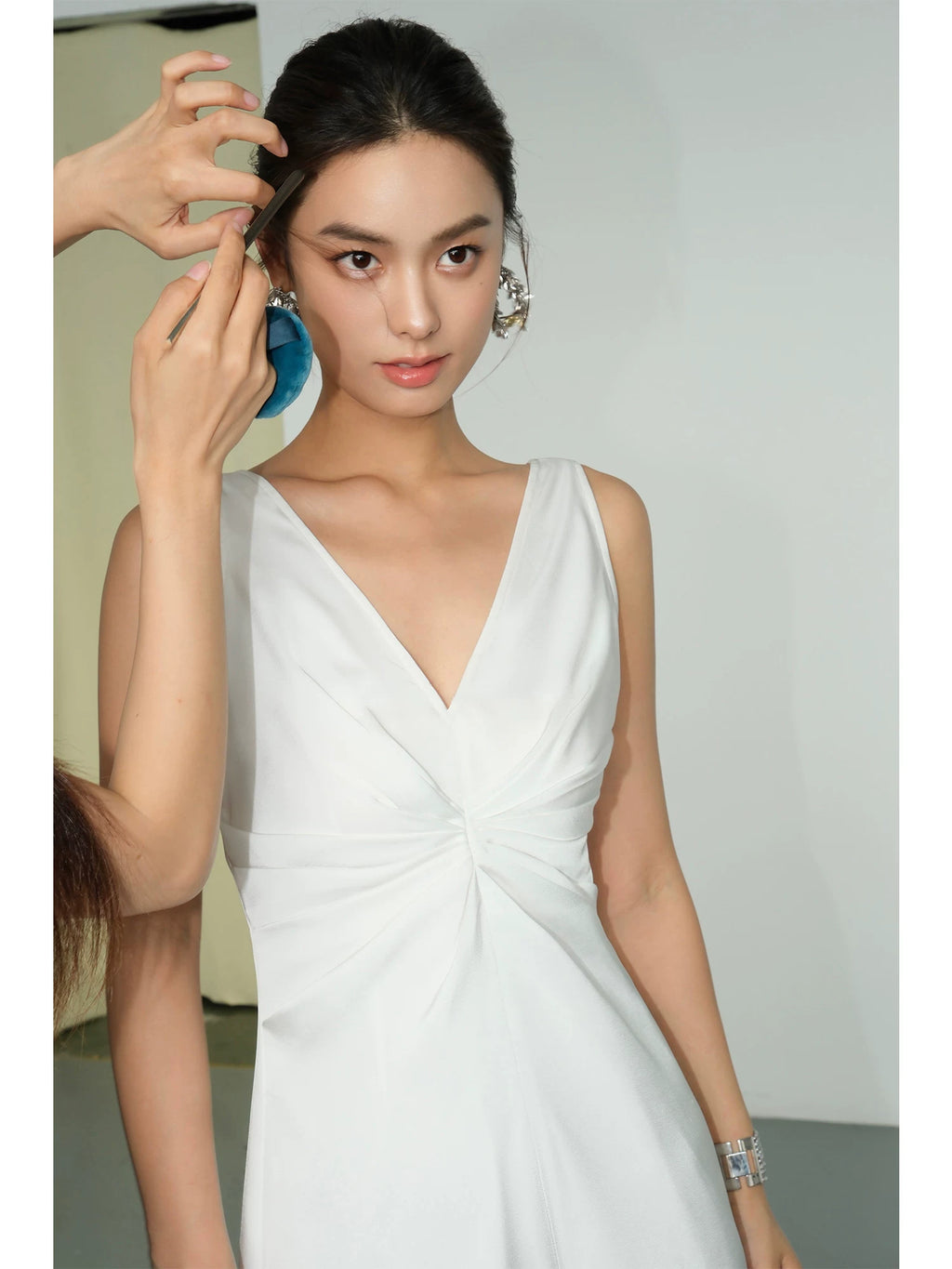 NEVA HU Waist V-neck Sleeveless Dress