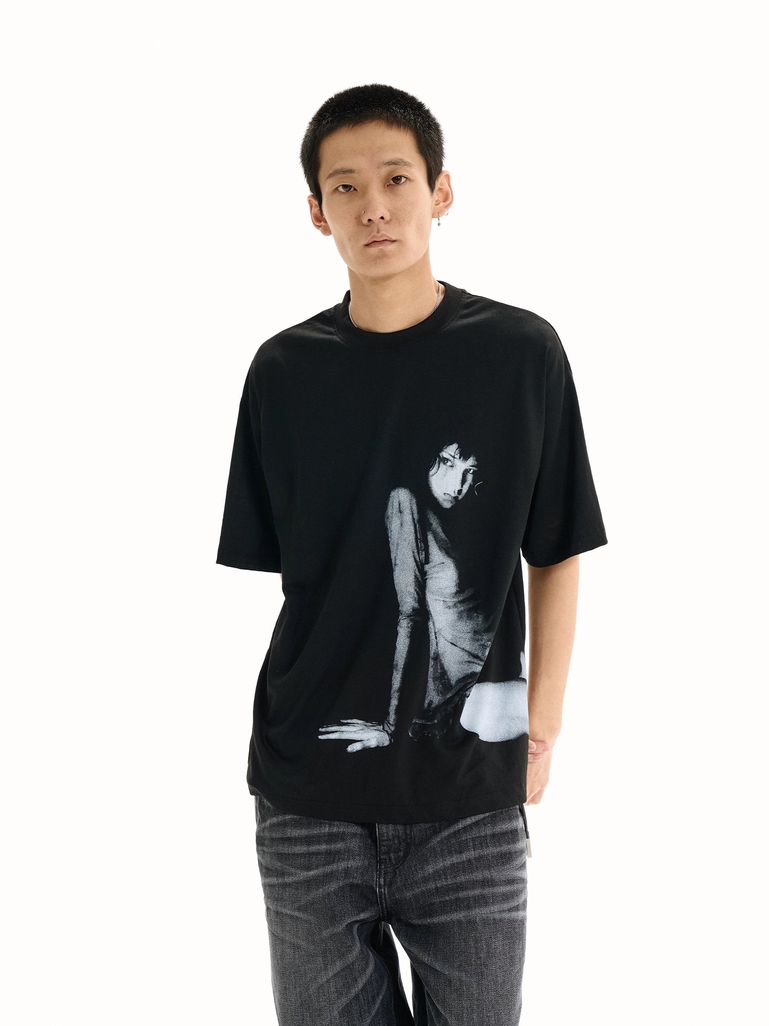 WANNA LAB Portrait Retro Print Loose Tee